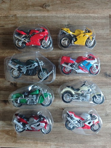 Lot motos miniatures 18 - lot,