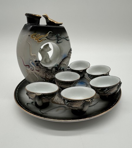 Service sake japonais avec - sake,