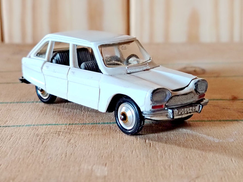 Ancien norev citroen ami - 1/43,