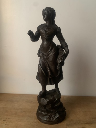 Ancien régule jeune femme - ancien,