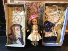 Petite Mignonnette poupée ancienne, tête en  porcelaine, marquée R 19/0 A 16,5cm