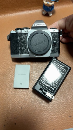 Used olympus m10 mirrorless - used,