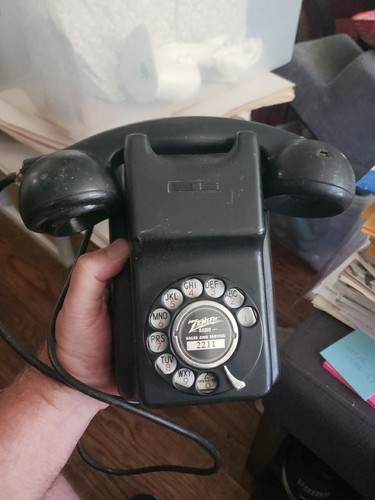 Vintage black bakelite - black, rotary