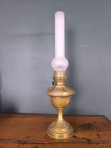 Ancienne lampe pétrole - À,