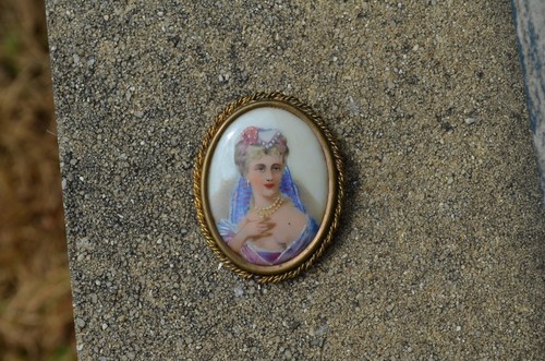 Broche ancienne femme - broche, "femme