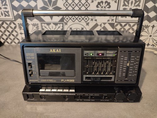 Akai r39 radio cassette - radio,