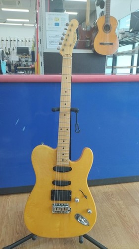 Guitare électrique sur - , mesure
