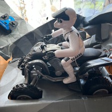 Yamaha Raptor 700R RC Quad Runner Black and White ATV With Remote Control