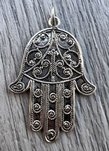 Pendentif ancien main - ancien,