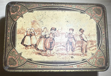 Boîte en fer ancienne . Motifs campagnards