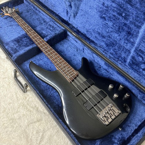 Guitare basse électrique