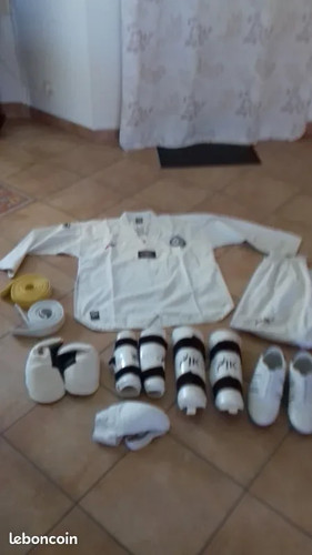 Ensemble taekwondo blanc pour
