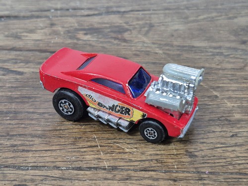 Ancienne petite voiture - petite,