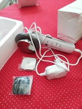 appareil électrique de massage pour le corps de couleur blanche