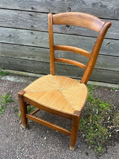 Chaise d'enfant paillée