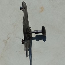 Ancienne serrure à ressort