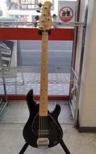 Guitare basse électrique