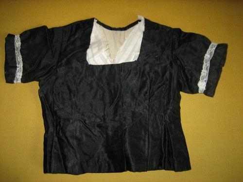 Vêtement ancien bustier gilet