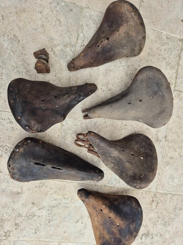 Lot anciennes selles cuir - selles, en
