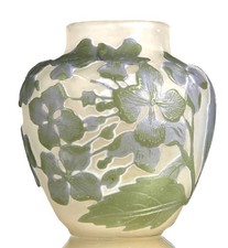 Emile Gallé Petit Vase " Hydrangeas " Pâte de Verre Gravé  Art Nouveau  Daum