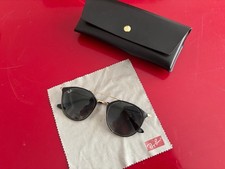 Paire De Lunettes Solaire RAY