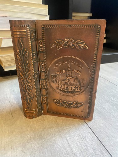 Boite métal forme - , livre