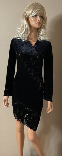 Robe velours noir ajouré