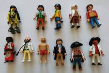 LOT 11 FIGURINES PLAYMOBIL-