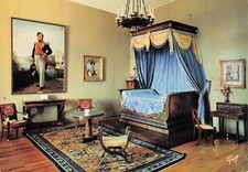 37 AMBOISE LE LIT AU CHIFFRE DU ROI LOUIS PHILIPPE