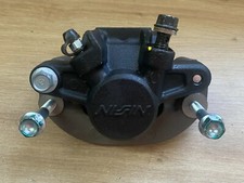 UN ETRIER DE FREIN ARRIERE