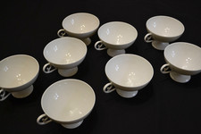 8 tasses à thé porcelaine