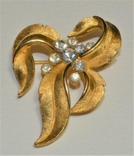 Vintage Signé Trifari Crown