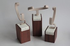 Jaeger Lecoultre 3 Watch Displays (71720)