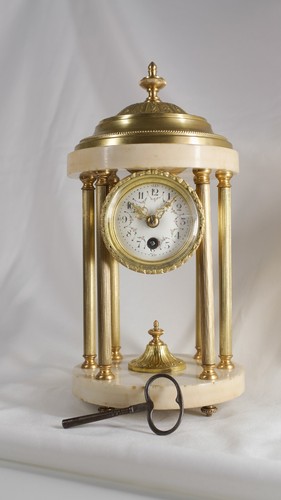 Ancienne horloge de - (pendule),