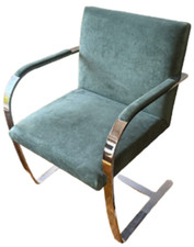 Chaise Knoll Studio en daim – Élégance avec légers défauts