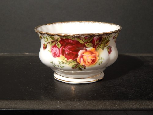Précieuse porcelaine royal - précieuse,