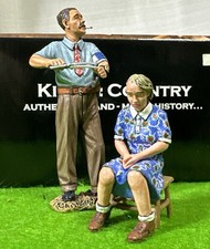 King & Country ~ WWII France ~ The Barber & His Victim ~ DD351 ~ EUC Box