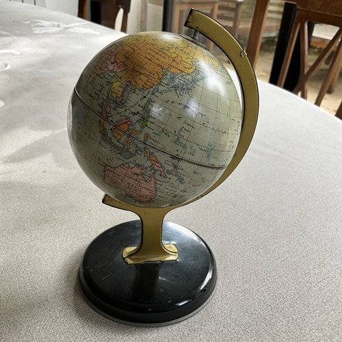 Globe terrestre années - années, 50