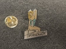 Pin's Passionata women women's model lingerie pin-up - pin L23