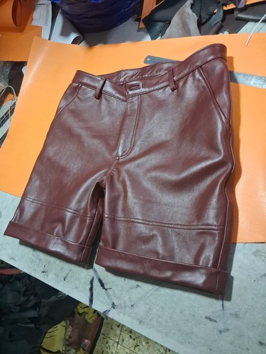 Nouveau short cuir - en, de