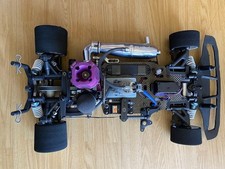 Voiture de course RC à moteur