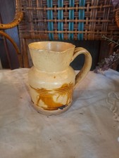 Pichet en terre vernissée