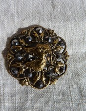 ANCIEN BOUTON EN LAITON ET