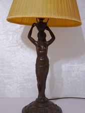 LyCTk9 - Lampe De Table Design