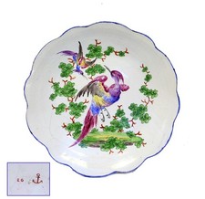 Assiette en faience aux