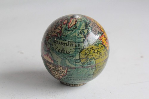 Ancien taille crayon - crayon, globe