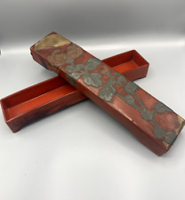 ASIE Grande et longue boite ancienne laqué rouge à décor de fleurs Fumibako ?
