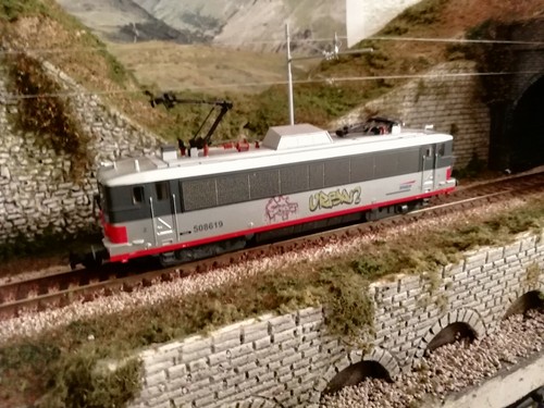 Train echelle 14 tags - train,