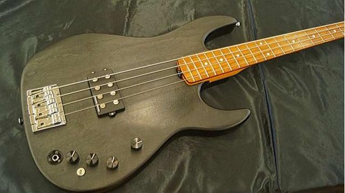 Guitare basse électrique