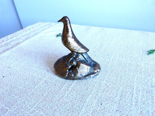 Statuette pigeon voyageur
